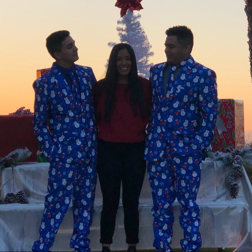 Super cool men’s Christmas suit! ❄️ 🎅🏼